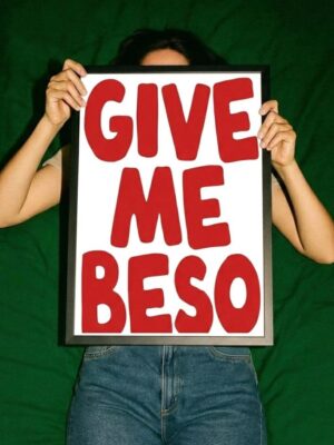Give Me Beso Wall Art Print, Cute Red Typography Poster, Aesthetic Girls Room Decor, Fun Retro Quote Print, Trendy Bedroom Wall Decor