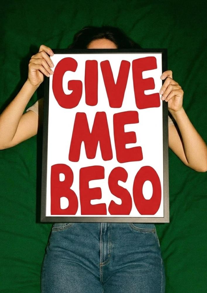 Give Me Beso Wall Art Print, Cute Red Typography Poster, Aesthetic Girls Room Decor, Fun Retro Quote Print, Trendy Bedroom Wall Decor